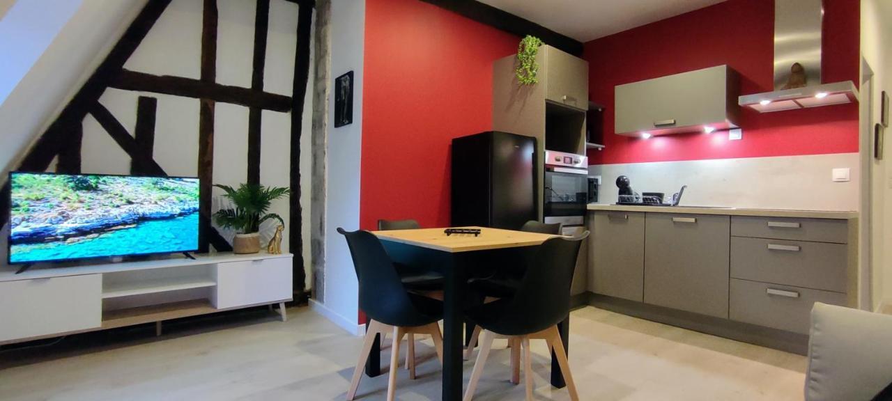 202 Duplex A Colombage En Plein Centre Ville Bourges Exterior foto